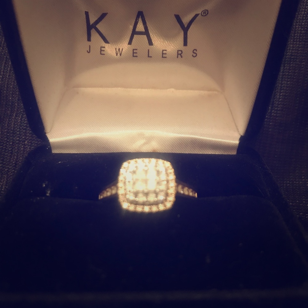 Women’s engagement ring REAL CASH APP ACCEPTED